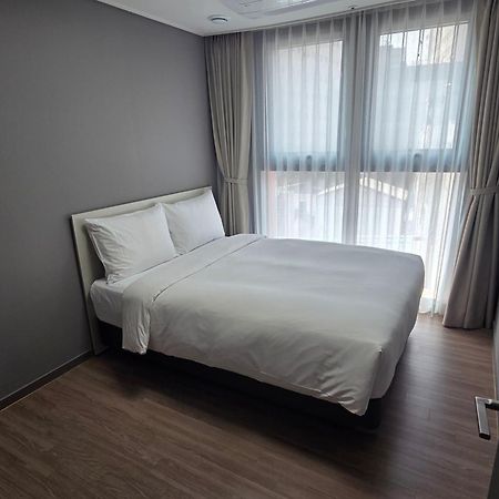 Sollago Myeongdong Hotel & Residence Seoel Buitenkant foto