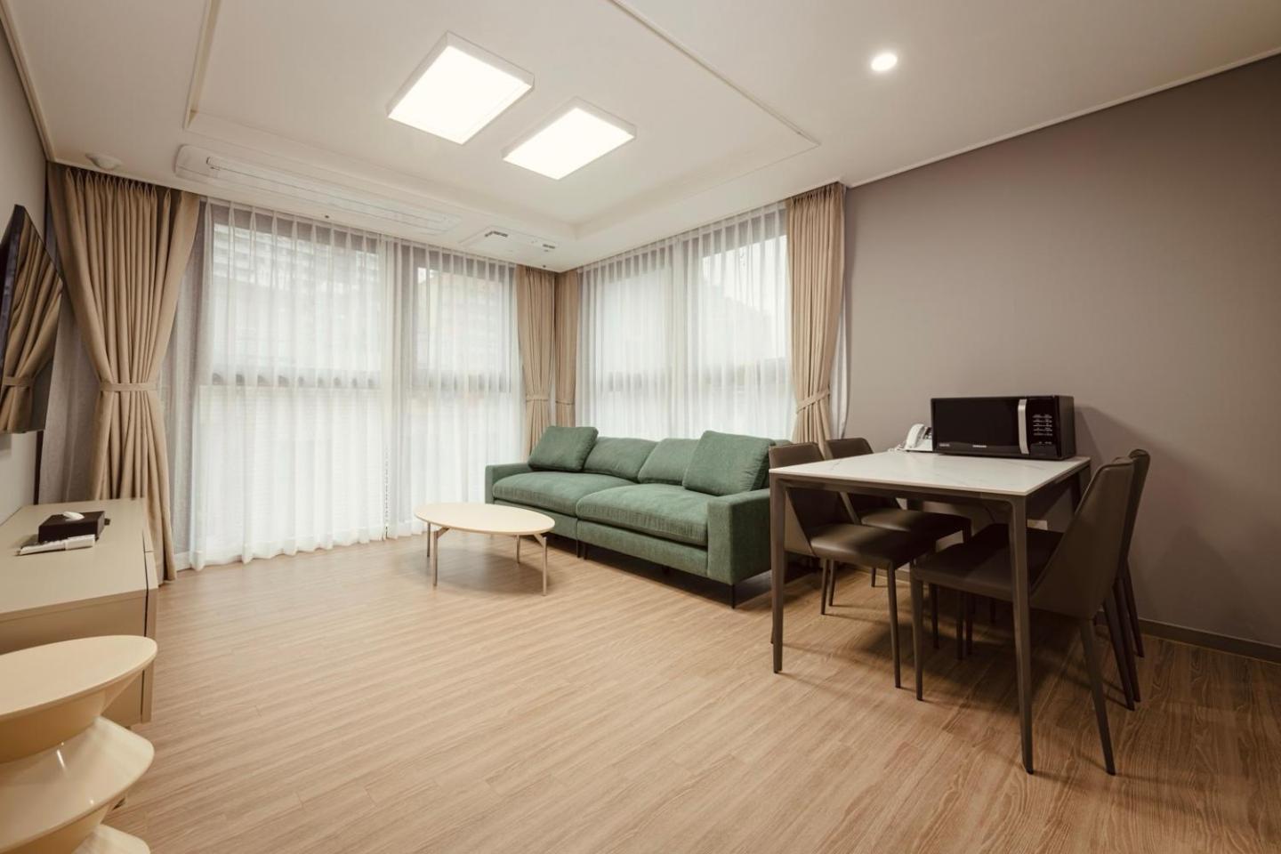 Sollago Myeongdong Hotel & Residence Seoel Buitenkant foto